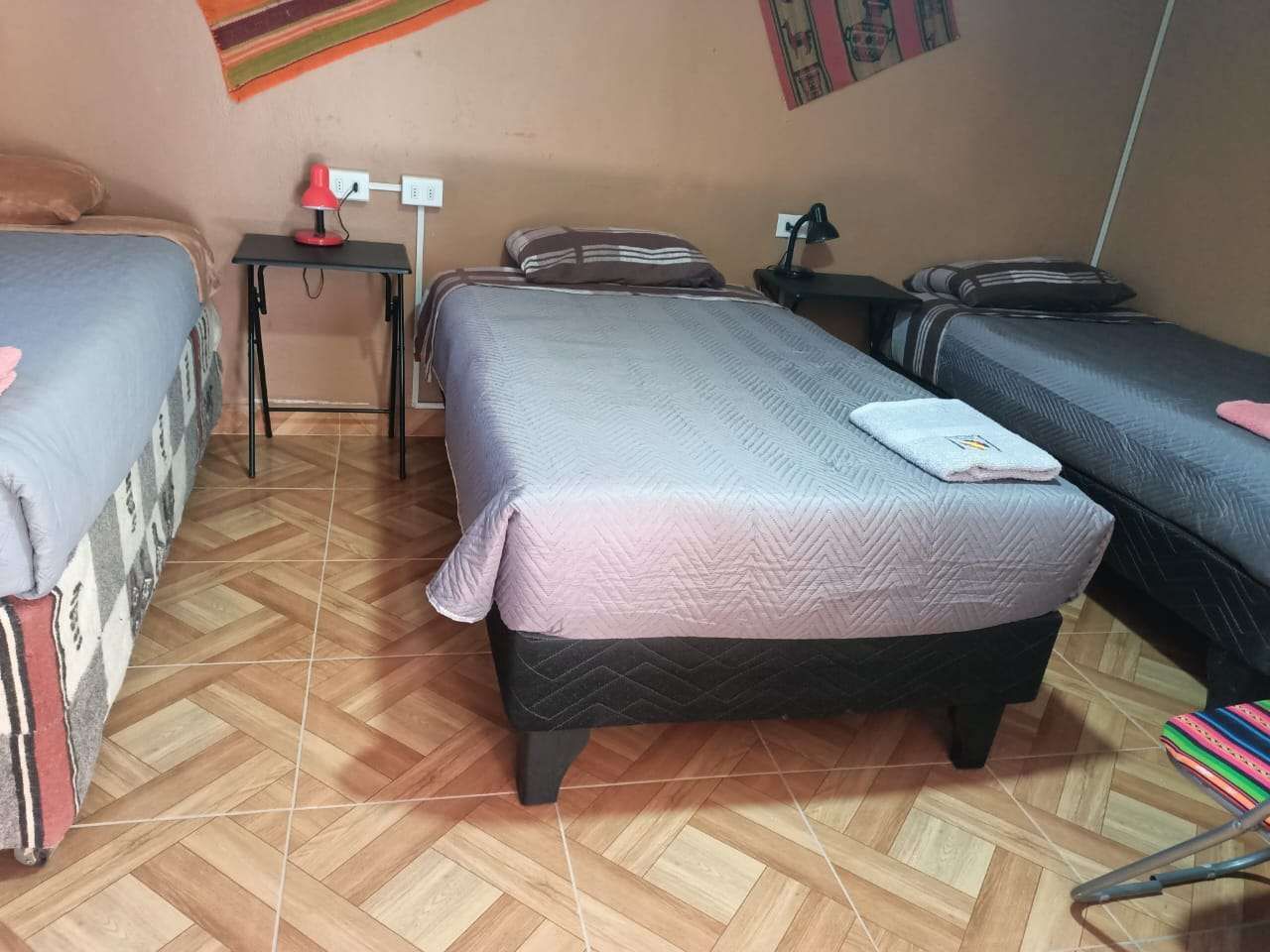 Cama en habitación compartida femenina